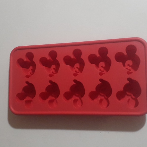 Disney Mickey Mouse ice tray/treat mold silicone - Picture 2 of 4